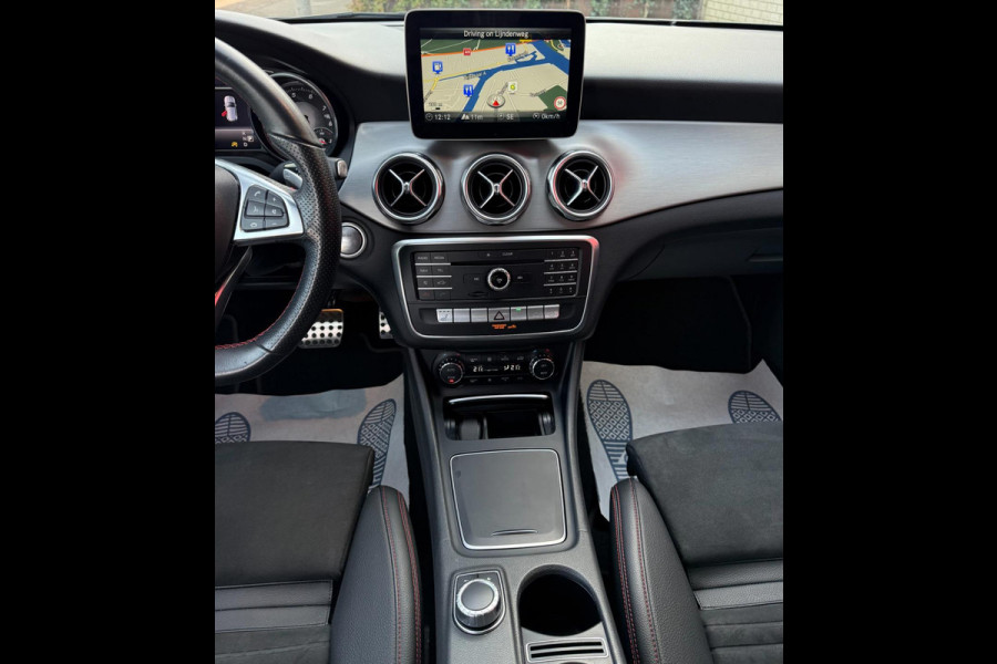 Mercedes-Benz GLA 180 Business Solution AMG Limited