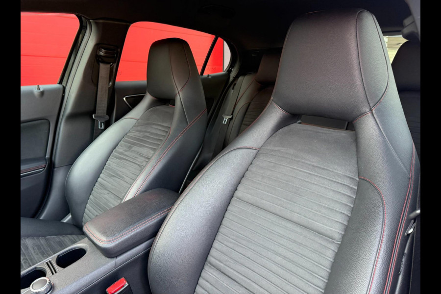 Mercedes-Benz GLA 180 Business Solution AMG Limited