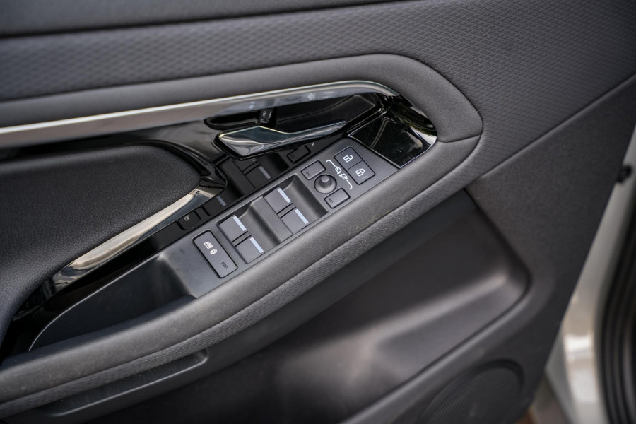 Land Rover Range Rover Evoque 2.0 P200 AWD R-Dynamic Panoramadak Keyless Matrix LED Camera Leer stoelverw. 21''LM