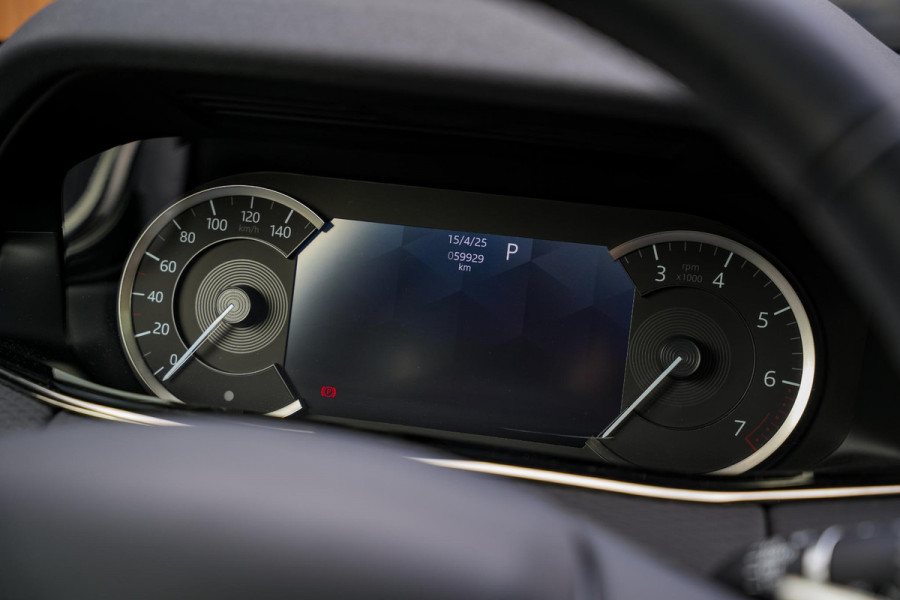 Land Rover Range Rover Evoque 2.0 P200 AWD R-Dynamic Panoramadak Keyless Matrix LED Camera Leer stoelverw. 21''LM