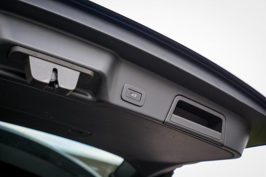Land Rover Range Rover Evoque 2.0 P200 AWD R-Dynamic Panoramadak Keyless Matrix LED Camera Leer stoelverw. 21''LM