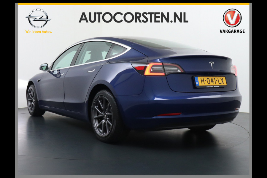 Tesla Model 3 2020 RWD SR+ 60kWh 325PK FSD-3 Computer AutoPilot Leder PanoDak Adaptive-Cruise Lmv 18" Camera's Elektr.-Stuur+Stoelen+Spiegels+ Navi LED Comfortstoelen ACC DAB Voorverwarmen interieur en Keyless via App Origineel Nederlandse auto tot 11kw laden thuis! Garantie Accu en motor tot 18-03-2028/160.000km 1.584kg licht!