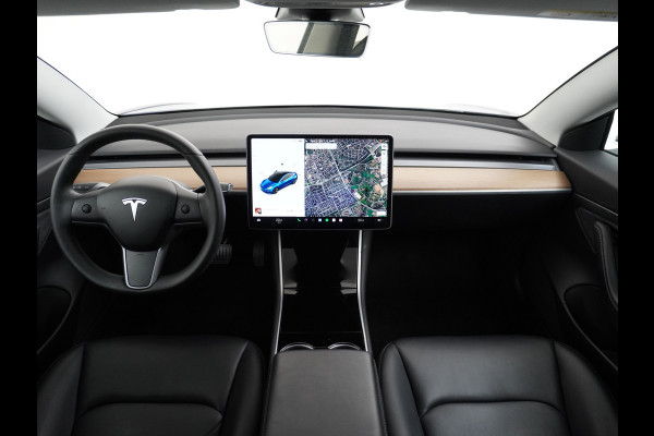 Tesla Model 3 2020 RWD SR+ 60kWh 325PK FSD-3 Computer AutoPilot Leder PanoDak Adaptive-Cruise Lmv 18" Camera's Elektr.-Stuur+Stoelen+Spiegels+ Navi LED Comfortstoelen ACC DAB Voorverwarmen interieur en Keyless via App Origineel Nederlandse auto tot 11kw laden thuis! Garantie Accu en motor tot 18-03-2028/160.000km 1.584kg licht!