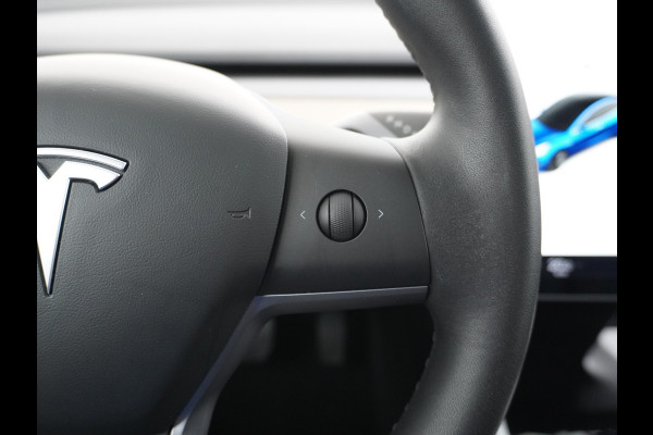 Tesla Model 3 2020 RWD SR+ 60kWh 325PK FSD-3 Computer AutoPilot Leder PanoDak Adaptive-Cruise Lmv 18" Camera's Elektr.-Stuur+Stoelen+Spiegels+ Navi LED Comfortstoelen ACC DAB Voorverwarmen interieur en Keyless via App Origineel Nederlandse auto tot 11kw laden thuis! Garantie Accu en motor tot 18-03-2028/160.000km 1.584kg licht!