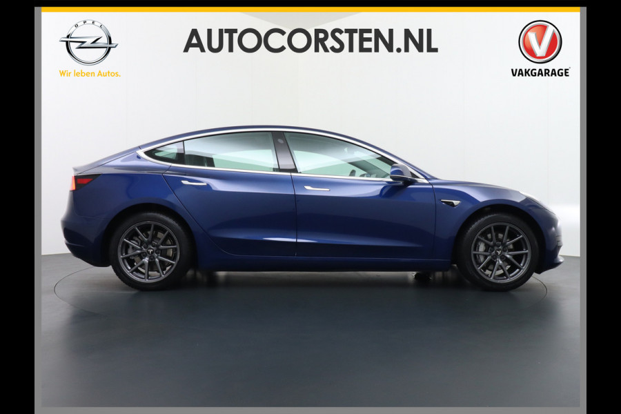 Tesla Model 3 2020 RWD SR+ 60kWh 325PK FSD-3 Computer AutoPilot Leder PanoDak Adaptive-Cruise Lmv 18" Camera's Elektr.-Stuur+Stoelen+Spiegels+ Navi LED Comfortstoelen ACC DAB Voorverwarmen interieur en Keyless via App Origineel Nederlandse auto tot 11kw laden thuis! Garantie Accu en motor tot 18-03-2028/160.000km 1.584kg licht!