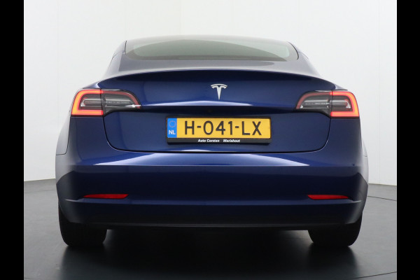 Tesla Model 3 2020 RWD SR+ 60kWh 325PK FSD-3 Computer AutoPilot Leder PanoDak Adaptive-Cruise Lmv 18" Camera's Elektr.-Stuur+Stoelen+Spiegels+ Navi LED Comfortstoelen ACC DAB Voorverwarmen interieur en Keyless via App Origineel Nederlandse auto tot 11kw laden thuis! Garantie Accu en motor tot 18-03-2028/160.000km 1.584kg licht!