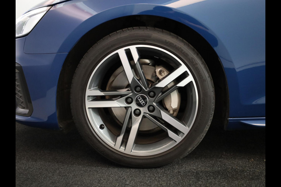 Audi A4 Avant 40 TFSI S edition Competition 204 pk S-tronic | Verlengde garantie | Navigatie | Elektr. trekhaak | Parkeersensoren | Cruise control | Stoelverwarming | LED koplampen |