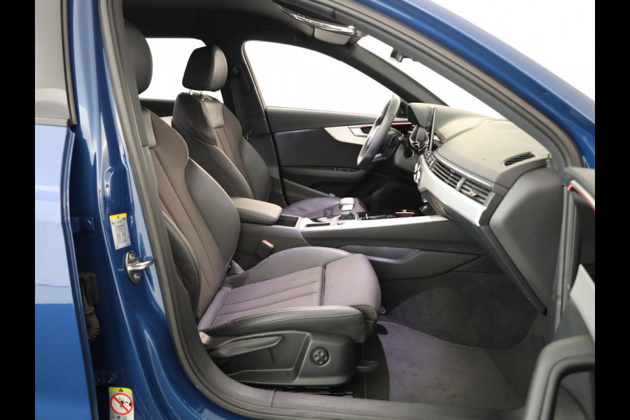 Audi A4 Avant 40 TFSI S edition Competition 204 pk S-tronic | Verlengde garantie | Navigatie | Elektr. trekhaak | Parkeersensoren | Cruise control | Stoelverwarming | LED koplampen |