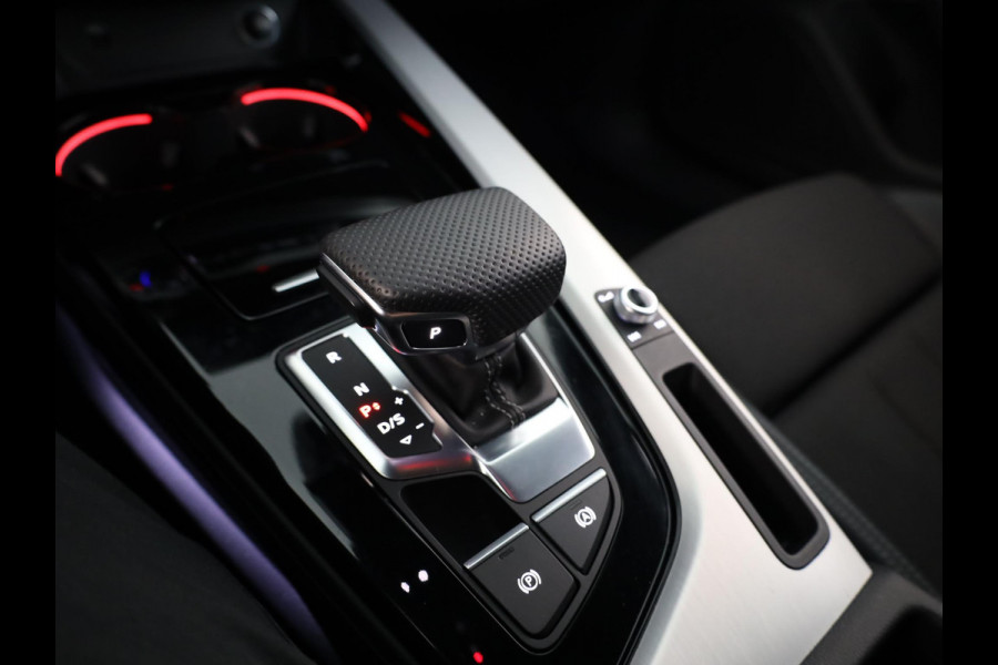 Audi A4 Avant 40 TFSI S edition Competition 204 pk S-tronic | Verlengde garantie | Navigatie | Elektr. trekhaak | Parkeersensoren | Cruise control | Stoelverwarming | LED koplampen |