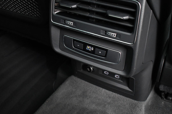 Audi Q7 55 TFSI e quattro S-Line int+ext Pano 22inch Optic-Black Luchtvering