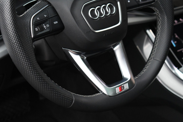 Audi Q7 55 TFSI e quattro S-Line int+ext Pano 22inch Optic-Black Luchtvering