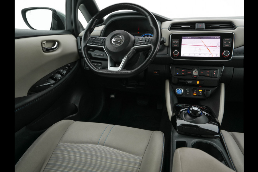 Nissan Leaf N-Connecta 40 kWh (INCL-BTW)  Aut. *ADAPTIVE-CRUISE | NAVI-FULLMAP | SURROUND-VIEW | CARPLAY | KEYLESS | BLIND-SPOT |  DIGI-COCKPIT | COMFORT-SEATS | DAB | ECC | PDC | HEATED-SEATS | 17"ALU*