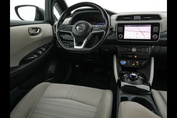 Nissan Leaf N-Connecta 40 kWh (INCL-BTW)  Aut. *ADAPTIVE-CRUISE | NAVI-FULLMAP | SURROUND-VIEW | CARPLAY | KEYLESS | BLIND-SPOT |  DIGI-COCKPIT | COMFORT-SEATS | DAB | ECC | PDC | HEATED-SEATS | 17"ALU*