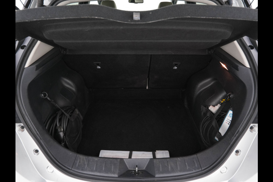 Nissan Leaf N-Connecta 40 kWh (INCL-BTW)  Aut. *ADAPTIVE-CRUISE | NAVI-FULLMAP | SURROUND-VIEW | CARPLAY | KEYLESS | BLIND-SPOT |  DIGI-COCKPIT | COMFORT-SEATS | DAB | ECC | PDC | HEATED-SEATS | 17"ALU*