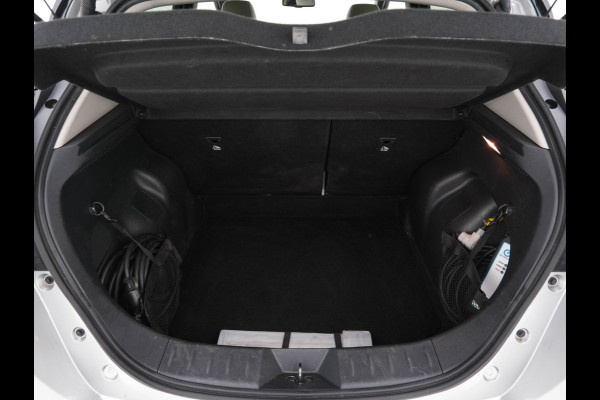 Nissan Leaf N-Connecta 40 kWh (INCL-BTW)  Aut. *ADAPTIVE-CRUISE | NAVI-FULLMAP | SURROUND-VIEW | CARPLAY | KEYLESS | BLIND-SPOT |  DIGI-COCKPIT | COMFORT-SEATS | DAB | ECC | PDC | HEATED-SEATS | 17"ALU*