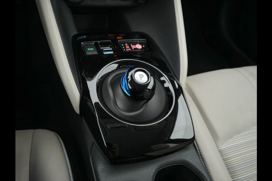 Nissan Leaf N-Connecta 40 kWh (INCL-BTW)  Aut. *ADAPTIVE-CRUISE | NAVI-FULLMAP | SURROUND-VIEW | CARPLAY | KEYLESS | BLIND-SPOT |  DIGI-COCKPIT | COMFORT-SEATS | DAB | ECC | PDC | HEATED-SEATS | 17"ALU*