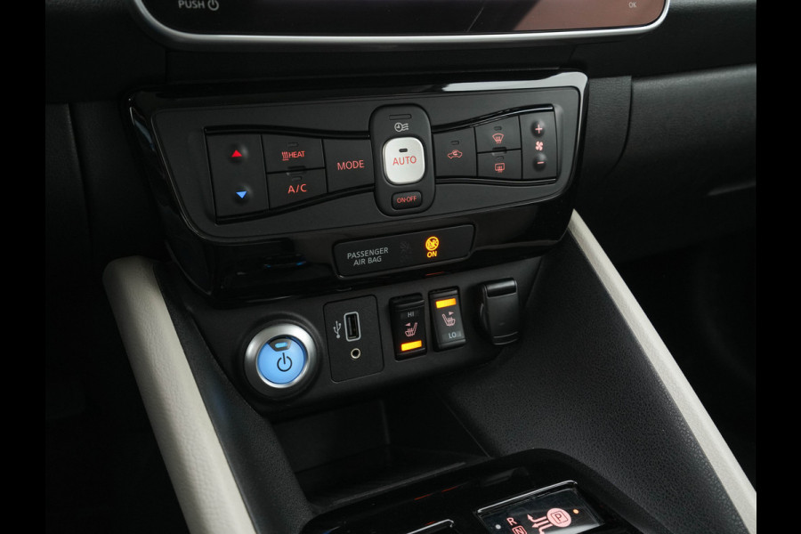 Nissan Leaf N-Connecta 40 kWh (INCL-BTW)  Aut. *ADAPTIVE-CRUISE | NAVI-FULLMAP | SURROUND-VIEW | CARPLAY | KEYLESS | BLIND-SPOT |  DIGI-COCKPIT | COMFORT-SEATS | DAB | ECC | PDC | HEATED-SEATS | 17"ALU*