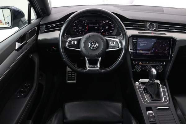 Volkswagen Passat 1.5 TSI R Line | Panoramadak | Nappaleder | Stoelverwarming | Camera | Keyless | Trekhaak | Adaptive cruise | Carplay | LED Plus | Carplay