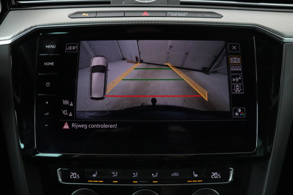 Volkswagen Passat 1.5 TSI R Line | Panoramadak | Nappaleder | Stoelverwarming | Camera | Keyless | Trekhaak | Adaptive cruise | Carplay | LED Plus | Carplay