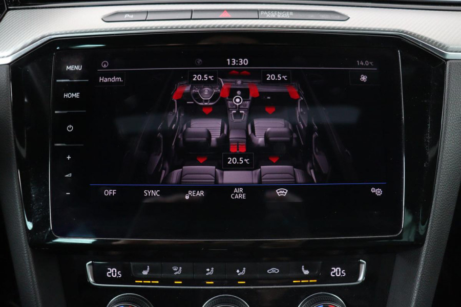 Volkswagen Passat 1.5 TSI R Line | Panoramadak | Nappaleder | Stoelverwarming | Camera | Keyless | Trekhaak | Adaptive cruise | Carplay | LED Plus | Carplay