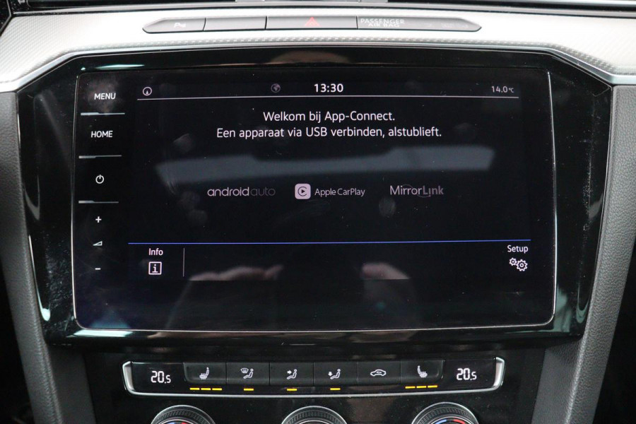 Volkswagen Passat 1.5 TSI R Line | Panoramadak | Nappaleder | Stoelverwarming | Camera | Keyless | Trekhaak | Adaptive cruise | Carplay | LED Plus | Carplay