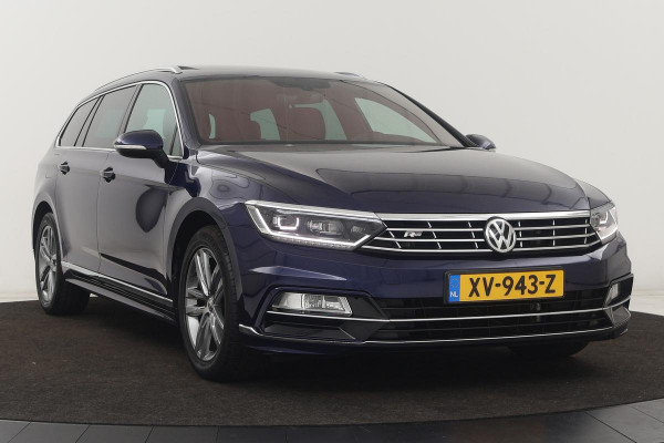 Volkswagen Passat 1.5 TSI R Line | Panoramadak | Nappaleder | Stoelverwarming | Camera | Keyless | Trekhaak | Adaptive cruise | Carplay | LED Plus | Carplay