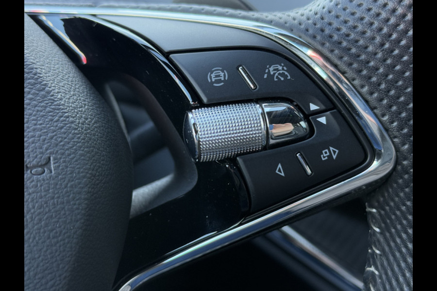 Škoda ENYAQ iV BWJ 2022 | 60 Sportline | SPORTSTOELEN | CLIMA | CAMERA  | VERW STOELEN | VERW STUUR | ZWARTE HEMEL |