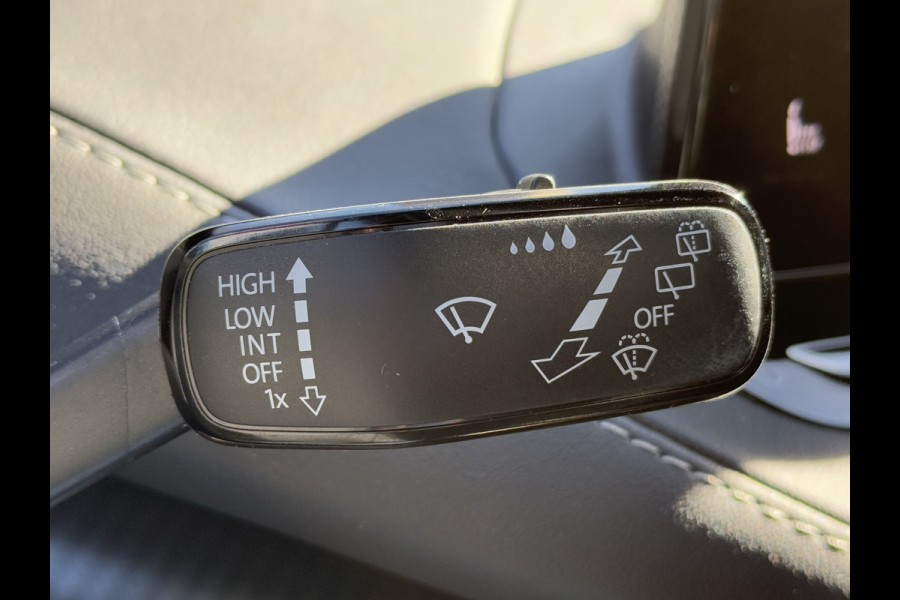 Škoda ENYAQ iV BWJ 2022 | 60 Sportline | SPORTSTOELEN | CLIMA | CAMERA  | VERW STOELEN | VERW STUUR | ZWARTE HEMEL |