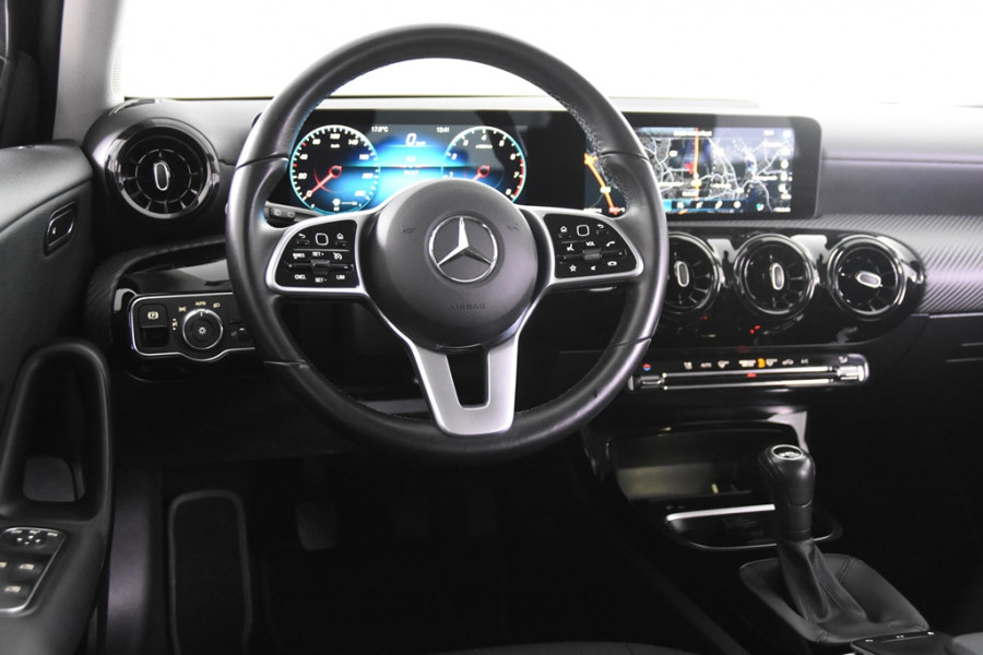 Mercedes-Benz A-Klasse 180 *1ste Eigenaar*Navigatie*Camera*Stoelverwarming*