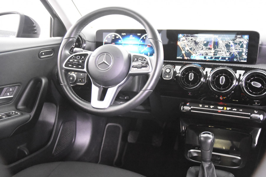 Mercedes-Benz A-Klasse 180 *1ste Eigenaar*Navigatie*Camera*Stoelverwarming*