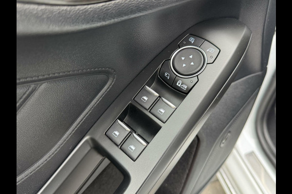 Ford FOCUS Wagon 1.5 EcoBoost Vignale Automaat | Panoramadak | Lederen bekleding | Stoel en- Stuurwielverwarming | Head-up display | Achteruitrij