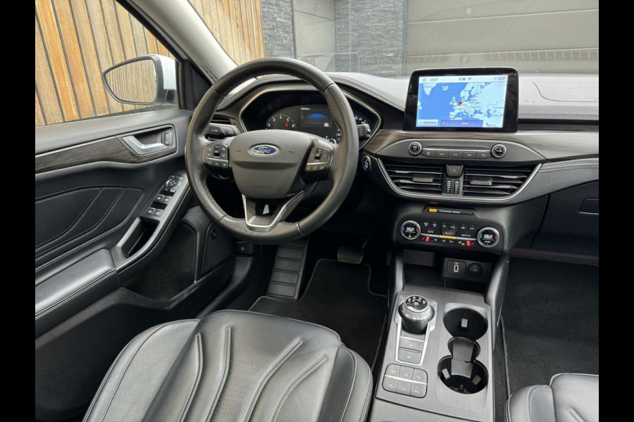 Ford FOCUS Wagon 1.5 EcoBoost Vignale Automaat | Panoramadak | Lederen bekleding | Stoel en- Stuurwielverwarming | Head-up display | Achteruitrij