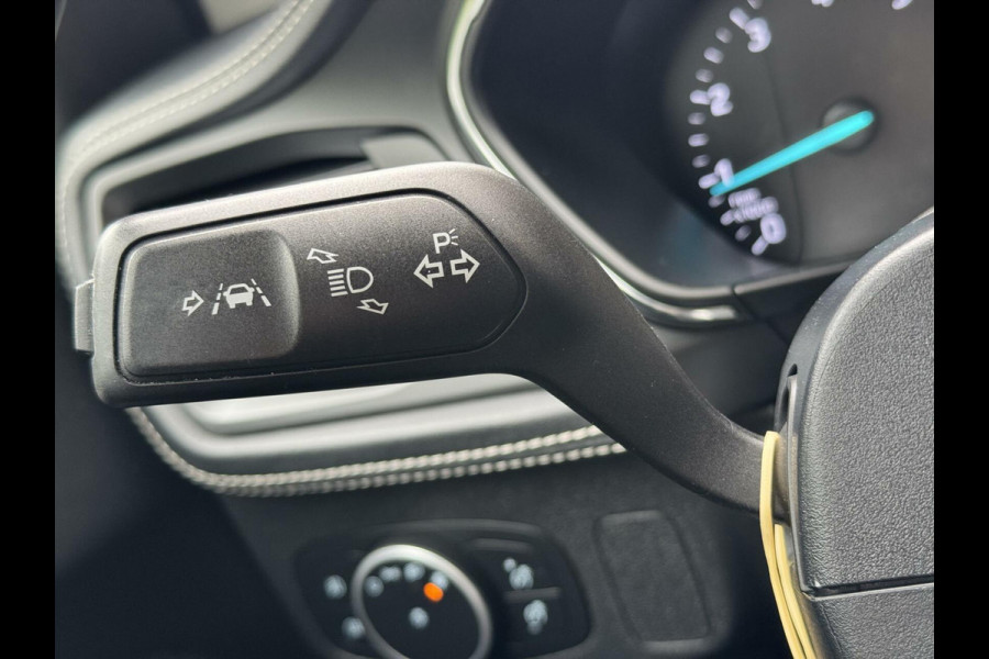 Ford FOCUS Wagon 1.5 EcoBoost Vignale Automaat | Panoramadak | Lederen bekleding | Stoel en- Stuurwielverwarming | Head-up display | Achteruitrij