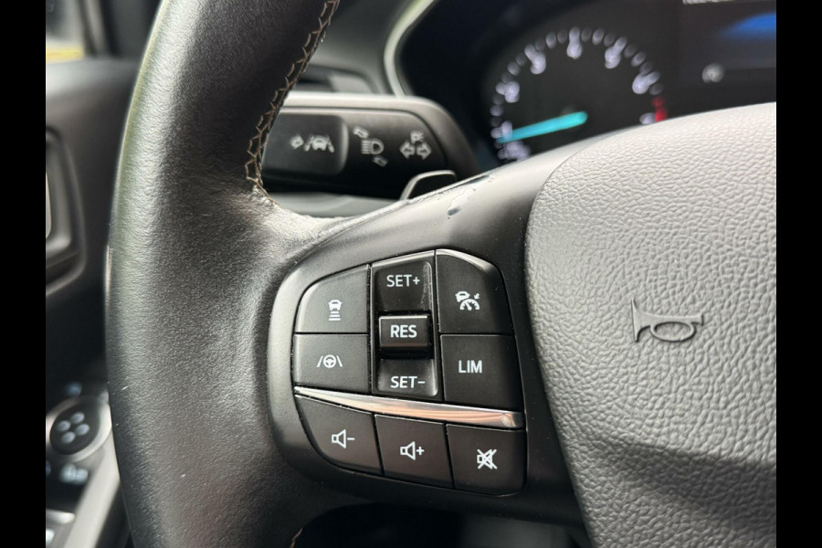 Ford FOCUS Wagon 1.5 EcoBoost Vignale Automaat | Panoramadak | Lederen bekleding | Stoel en- Stuurwielverwarming | Head-up display | Achteruitrij