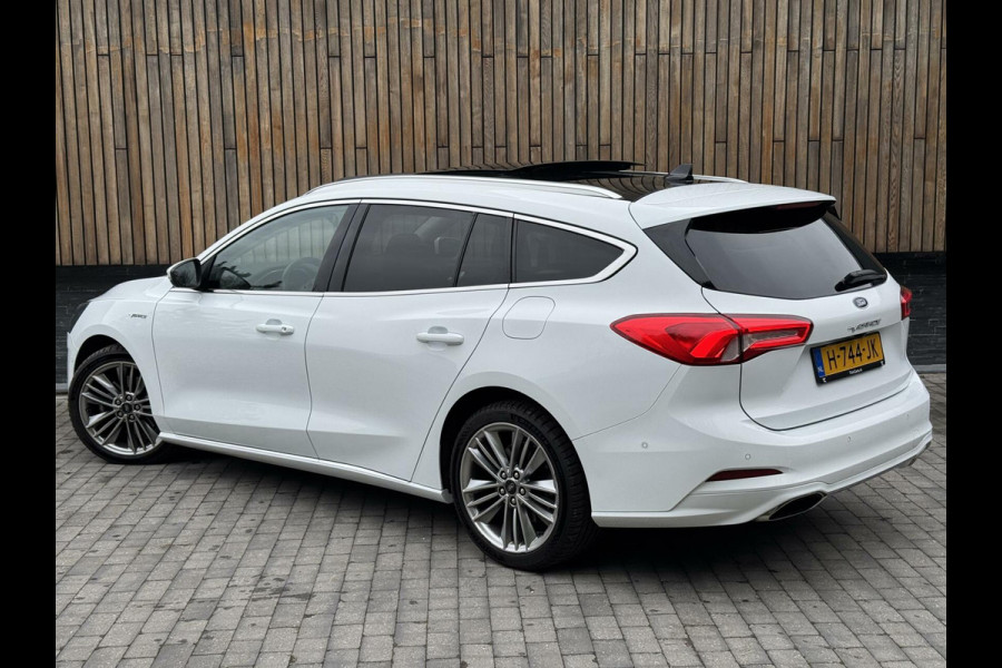 Ford FOCUS Wagon 1.5 EcoBoost Vignale Automaat | Panoramadak | Lederen bekleding | Stoel en- Stuurwielverwarming | Head-up display | Achteruitrij