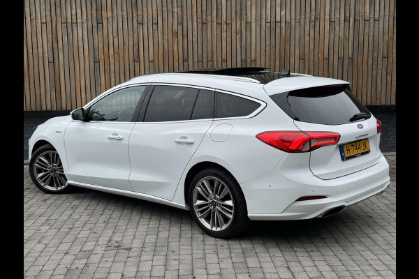 Ford FOCUS Wagon 1.5 EcoBoost Vignale Automaat | Panoramadak | Lederen bekleding | Stoel en- Stuurwielverwarming | Head-up display | Achteruitrij
