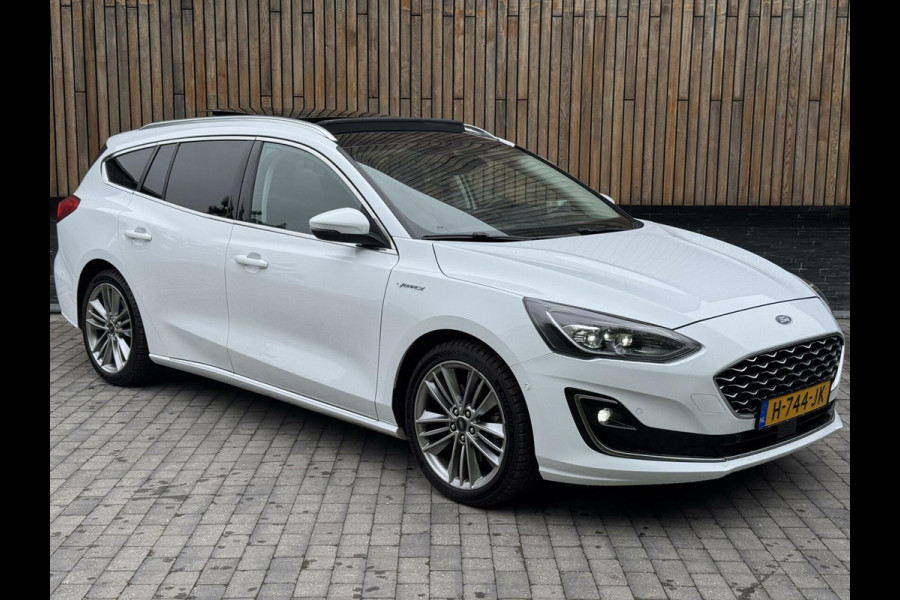 Ford FOCUS Wagon 1.5 EcoBoost Vignale Automaat | Panoramadak | Lederen bekleding | Stoel en- Stuurwielverwarming | Head-up display | Achteruitrij