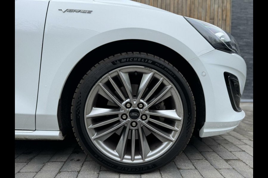 Ford FOCUS Wagon 1.5 EcoBoost Vignale Automaat | Panoramadak | Lederen bekleding | Stoel en- Stuurwielverwarming | Head-up display | Achteruitrij