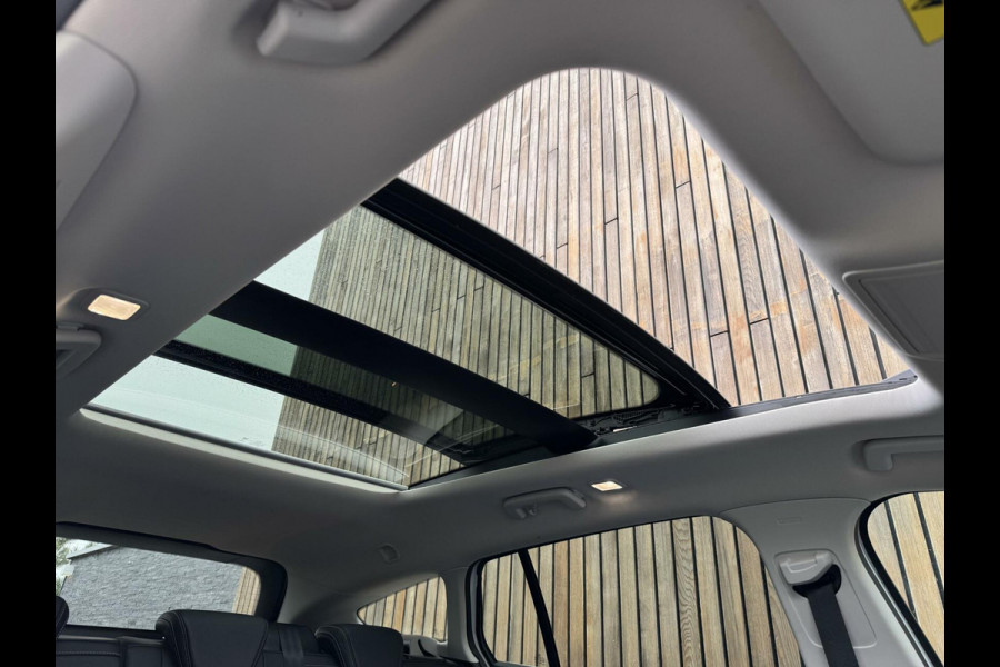 Ford FOCUS Wagon 1.5 EcoBoost Vignale Automaat | Panoramadak | Lederen bekleding | Stoel en- Stuurwielverwarming | Head-up display | Achteruitrij