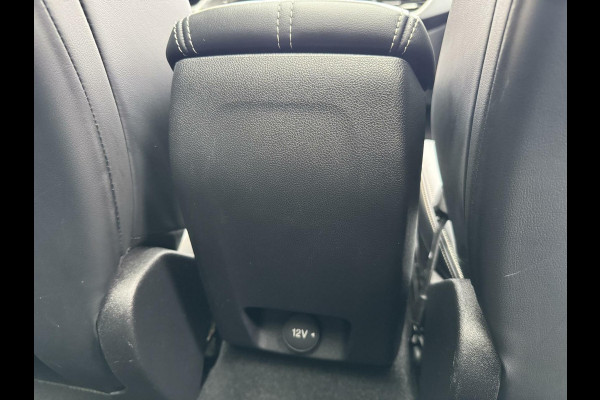 Ford FOCUS Wagon 1.5 EcoBoost Vignale Automaat | Panoramadak | Lederen bekleding | Stoel en- Stuurwielverwarming | Head-up display | Achteruitrij