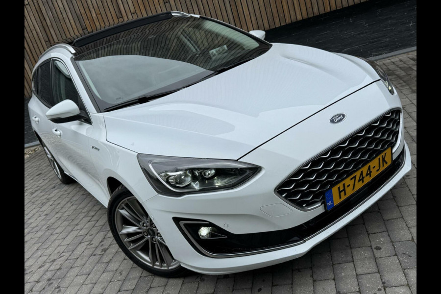 Ford FOCUS Wagon 1.5 EcoBoost Vignale Automaat | Panoramadak | Lederen bekleding | Stoel en- Stuurwielverwarming | Head-up display | Achteruitrij