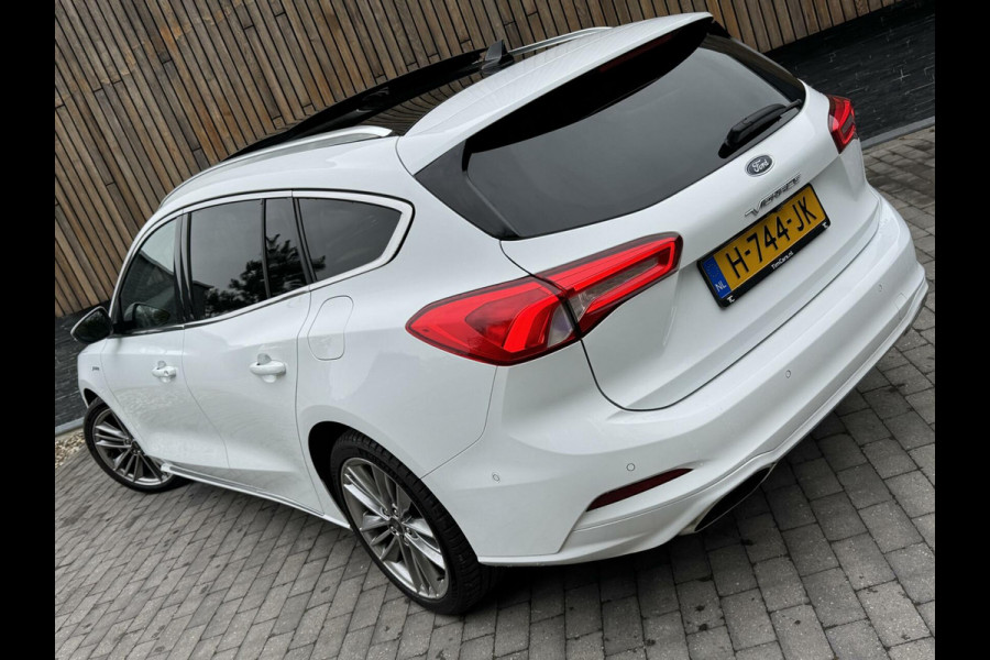 Ford FOCUS Wagon 1.5 EcoBoost Vignale Automaat | Panoramadak | Lederen bekleding | Stoel en- Stuurwielverwarming | Head-up display | Achteruitrij