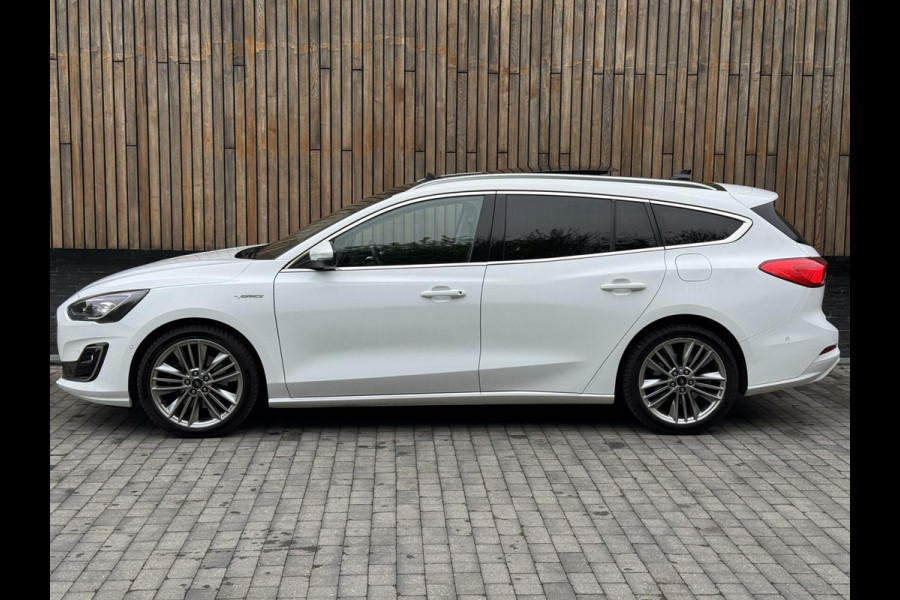 Ford FOCUS Wagon 1.5 EcoBoost Vignale Automaat | Panoramadak | Lederen bekleding | Stoel en- Stuurwielverwarming | Head-up display | Achteruitrij