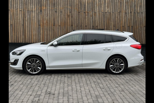 Ford FOCUS Wagon 1.5 EcoBoost Vignale Automaat | Panoramadak | Lederen bekleding | Stoel en- Stuurwielverwarming | Head-up display | Achteruitrij