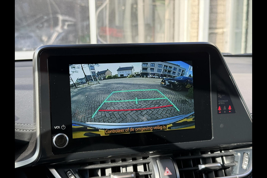 Toyota C-HR 1.8 Hybrid Bi-Tone | Dodehoekherkenning, Stoel + Stuurverwarming, Parkeersensoren, 18 inch, Keyless, Nieuwe multimedia