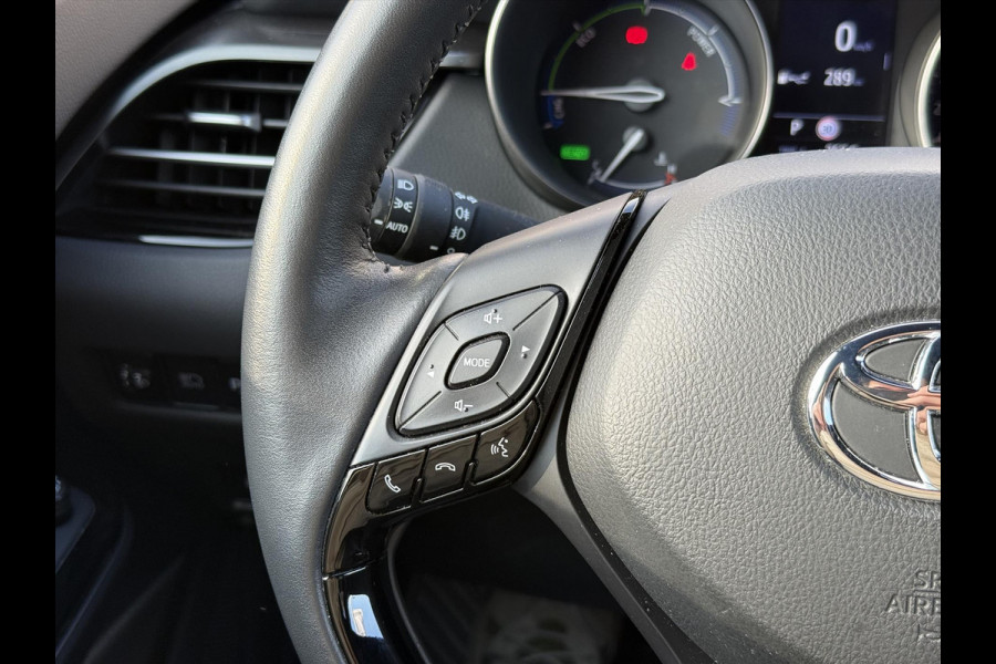 Toyota C-HR 1.8 Hybrid Bi-Tone | Dodehoekherkenning, Stoel + Stuurverwarming, Parkeersensoren, 18 inch, Keyless, Nieuwe multimedia