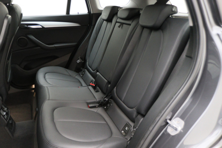 BMW X1 sDrive18i Executive Automaat Leer, Navigatie, LED, Climate, Cruise, PDC