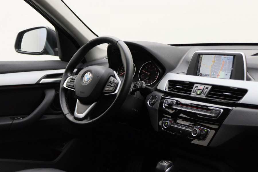 BMW X1 sDrive18i Executive Automaat Leer, Navigatie, LED, Climate, Cruise, PDC