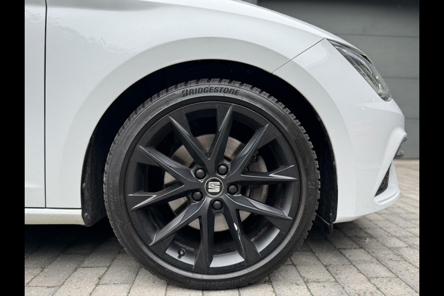 Seat León ST 1.5 TSI FR Ultimate Edition Black Automaat | Panoramadak | Leer/alcantara bekleding | Beats Audio | Sfeerverlichting | DCC | Key