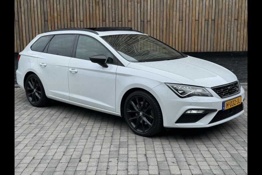 Seat León ST 1.5 TSI FR Ultimate Edition Black Automaat | Panoramadak | Leer/alcantara bekleding | Beats Audio | Sfeerverlichting | DCC | Key